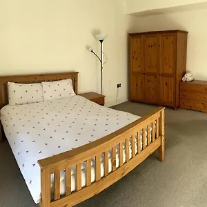 Huge Flat Sleeps 6+ Free Parking Nottingham