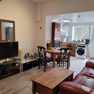Single Bedroom Near Qmc Nottingham
